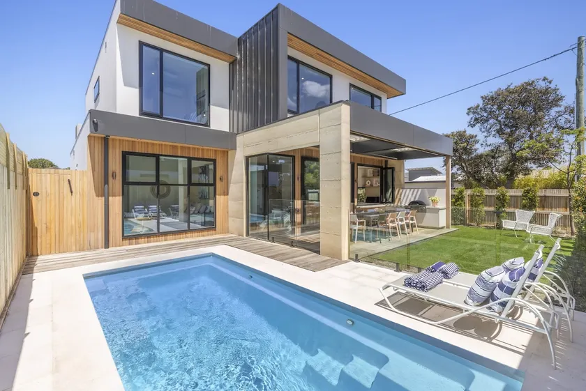 Jasper- Heated Pool, Sleeps 10, Barwon Heads, Lift - Image 1