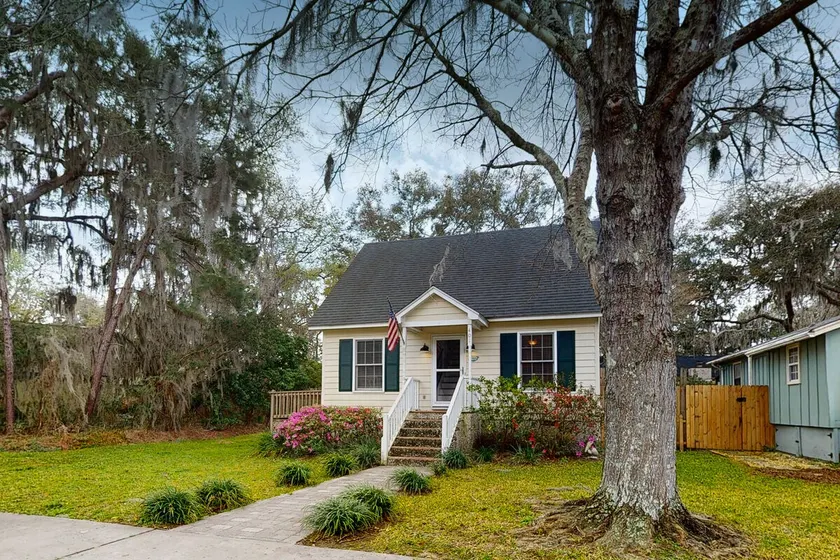 Charming 3BR Dog Friendly | Deck | W/D - Image 1