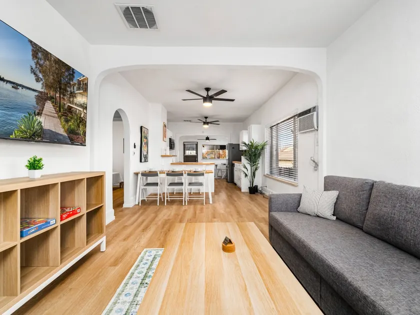 NEW 2BR Home Near Downtown & I25 -Short/Long Stays - Image 1