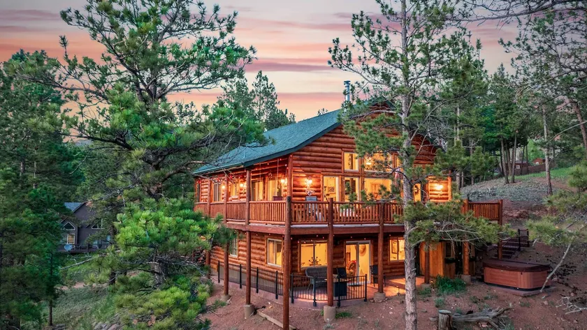Woodland Park Lakeview Log Cabin + Hot Tub & Sauna - Image 1