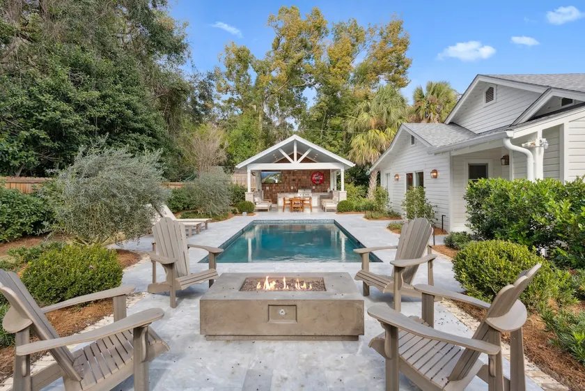 Red Bird Place sleeps 10 with a Heated Pool - Image 1