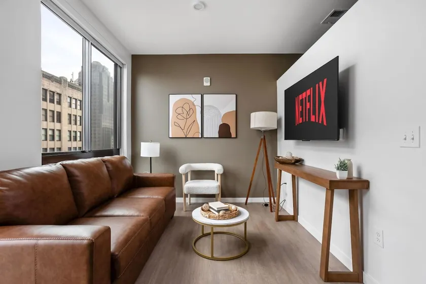 5 Star Luxury | Mass Ave | Fee Parking+Pool+Gym - Image 1
