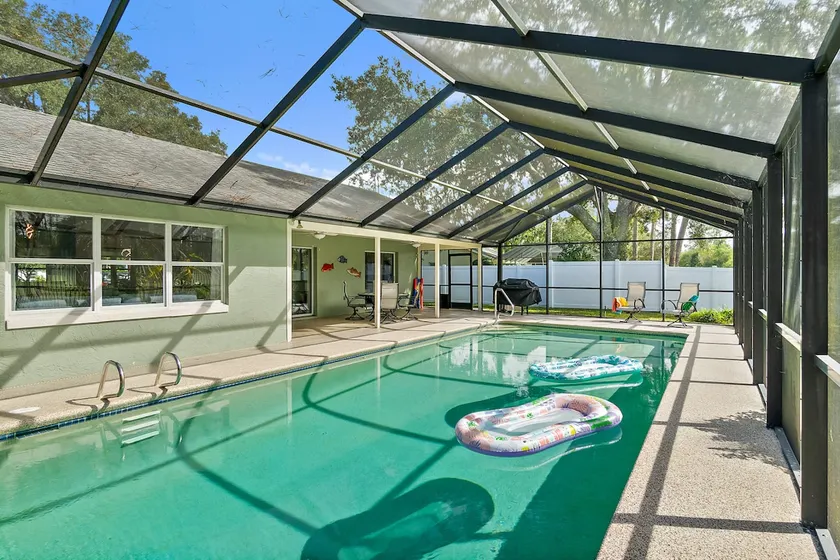 Pool Home on Pine Lakes Golf Course Near Beach - Image 1