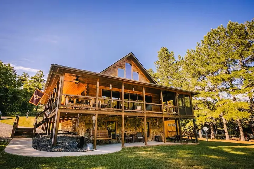 New River Log Cabin | Waterfront • Sauna • Jet Tub - Image 1