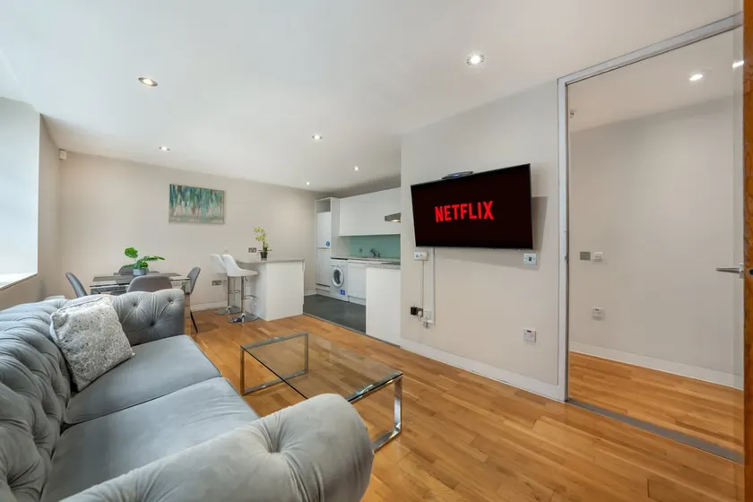 Appartement-de Luxe-Salle de bain privée-Vue sur Rue - Image 1