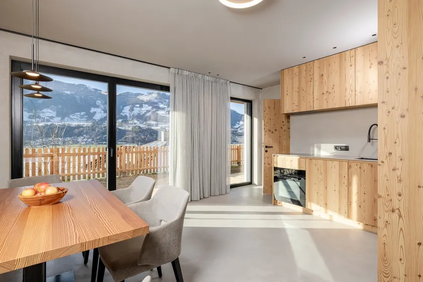 Vronis Lodge - Image 1