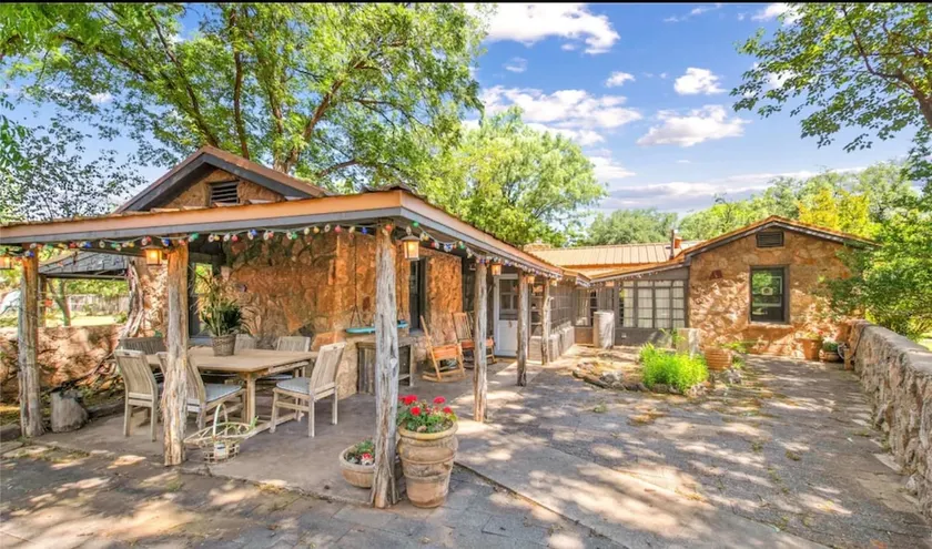 La Dolce Vita - Rustic Italian-Inspired Retreat - Image 1