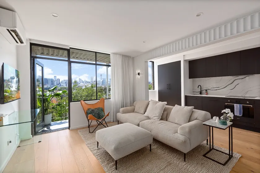 Bright 2-Bed Apt with Spectacular Bridge Views - Image 1