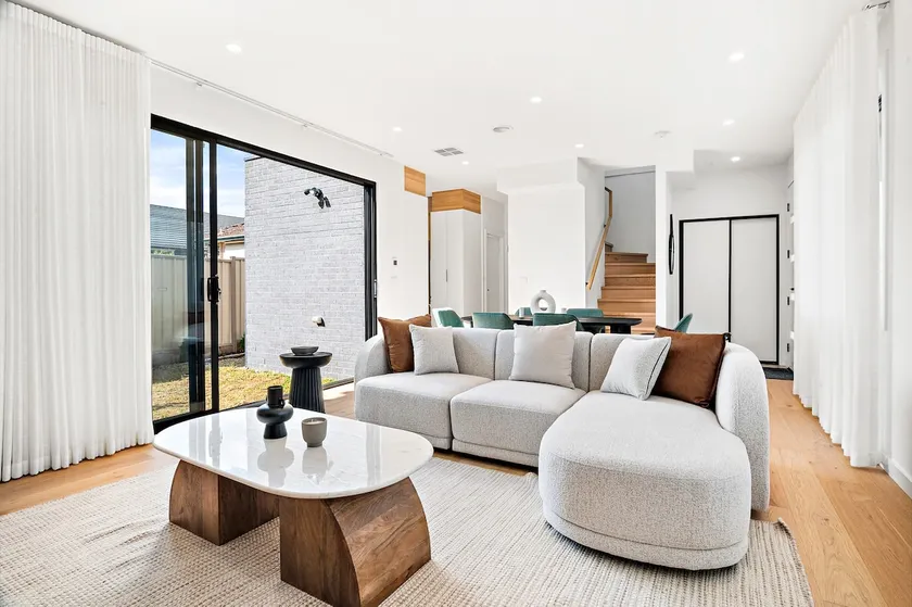 Brand-New 3-Bed Townhouse in Pascoe Vale - Image 1