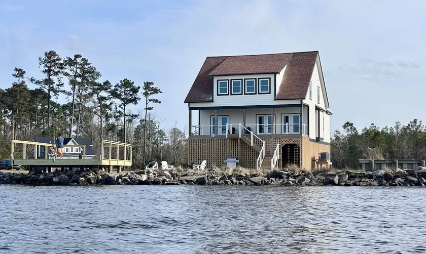 Waterfront, Hot Tub - 4BR, 4.5Bath, Pet Friendly - Image 1