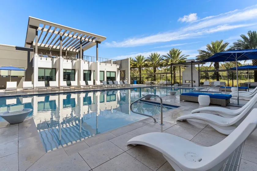 Seaside Paradise 2BR/2BA Near Atlantic Beach - Image 1