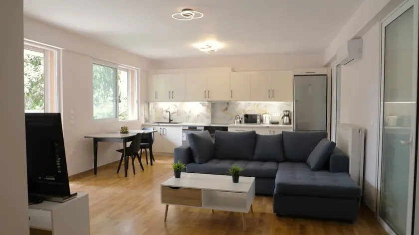 Luxury 1 Bd Apt with Patio in Neo Psychiko - Image 1