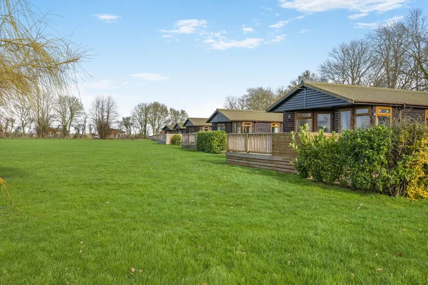 Athelington lodge - Beech - Image 1