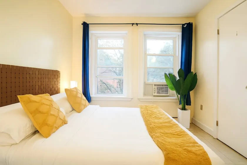 Boutique-Style Studio in Boston’s Trendiest Area - Image 1