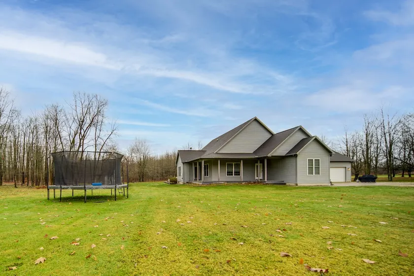 Family & Pet Friendly! 7-acre Escape in Jefferson - Image 1