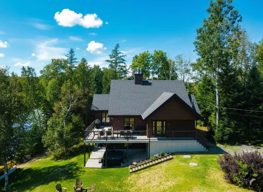 Spa & Lake Mailloux Waterfront - Le Rassembleur - Image 1