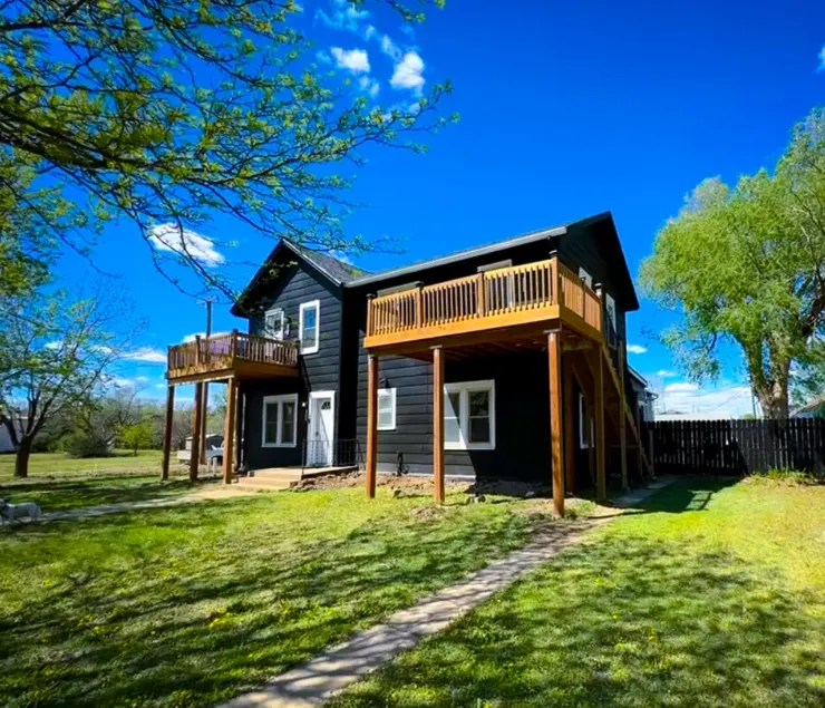 Cowgirl Paradise-Downtown Russell-1BD/1BA/Deck-2PP - Image 1