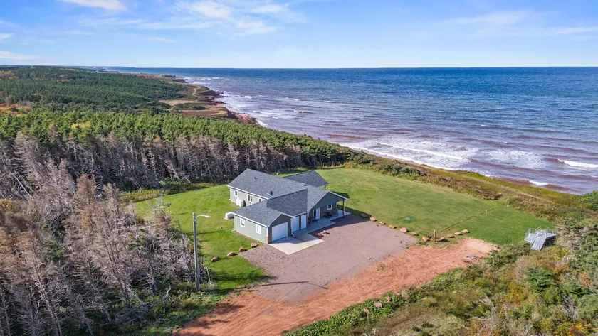 Coastal Bungalow by the Sea - Image 1