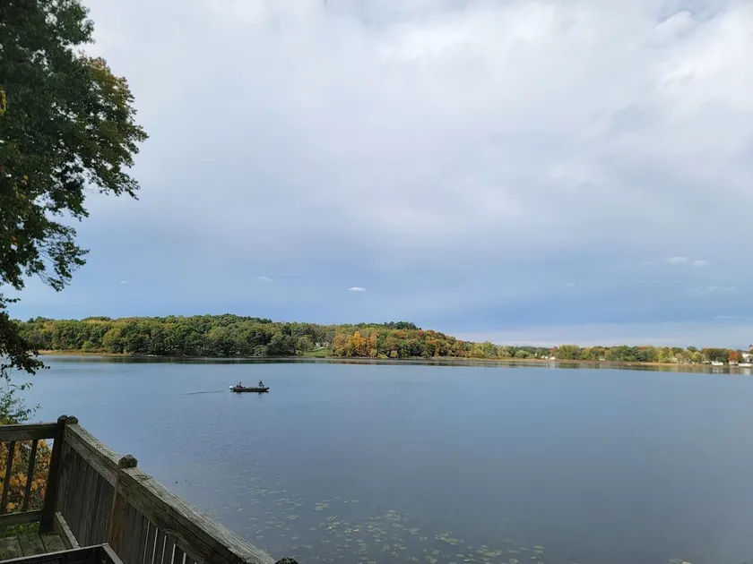 Honeywood-Sleeps 7- Fall Weekends on the Water - Image 1