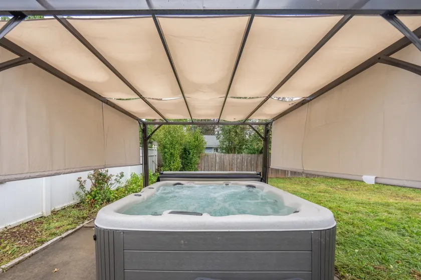 Hot Tub, Game Room & Parking | Near EWR & NYC - Image 1