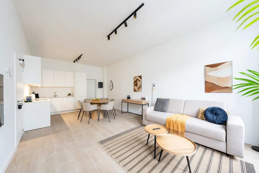 Comfortable Urban Retreat for 6 in Central Antwerp - Image 1