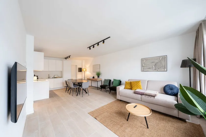 Stylish Duplex for 8 in Central Antwerp - Image 1