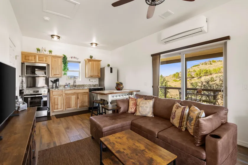 Cozy 1BR casita with full kitchen and great views. - Image 1