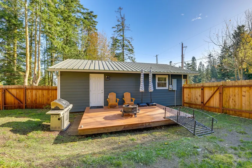 Hike & Relax Fireside: Nordland Gem w/ Deck & Yard - Image 1