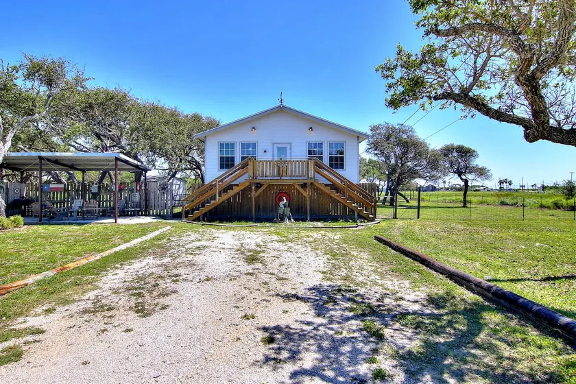 Fantasy Oaks Lodge - Image 1