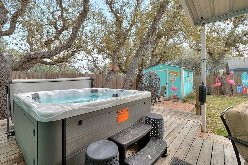 Sandy Beach Retreat - Image 1