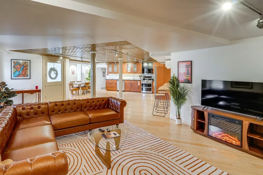 Walk to Athens Riverfront Park! Modern-retro Apt - Image 1