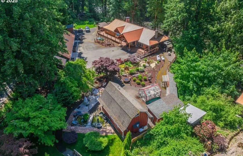 8BR Riverfront Estate • Sleep 22 • ADA • Sauna+Spa - Image 1