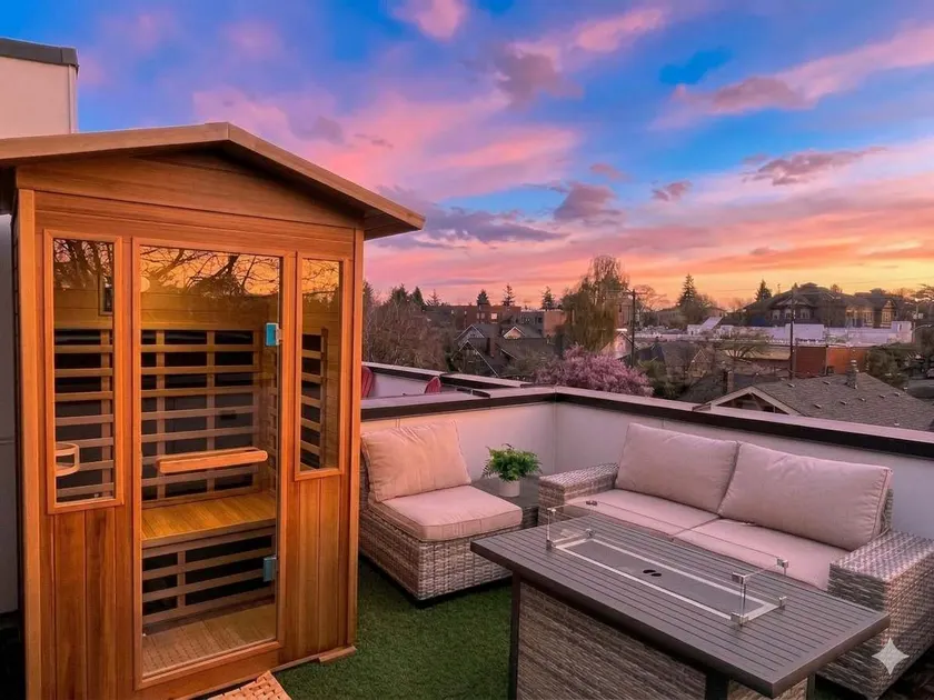 2022 Modern 3BR Tesla Charger City Views - Image 1