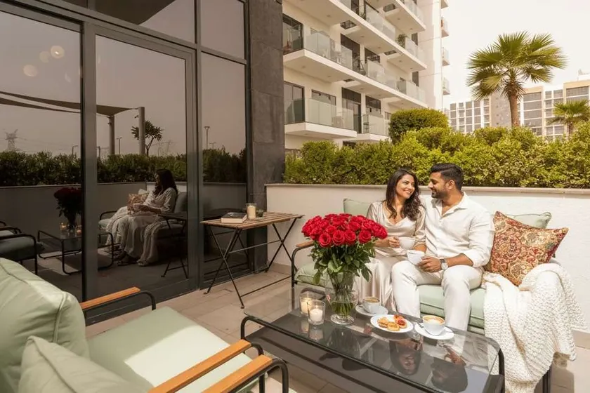 Modern Studio in Azizi Riviera 46 with Pool, Gym & Free Parking - Image 1