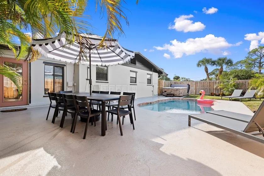 The Flamingo House: Pool, Hot tub, Game Room - Image 1