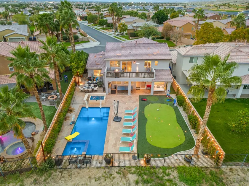 Golf, Lake & Mountain Views, Pool, Spa, BBQ, Games - Image 1