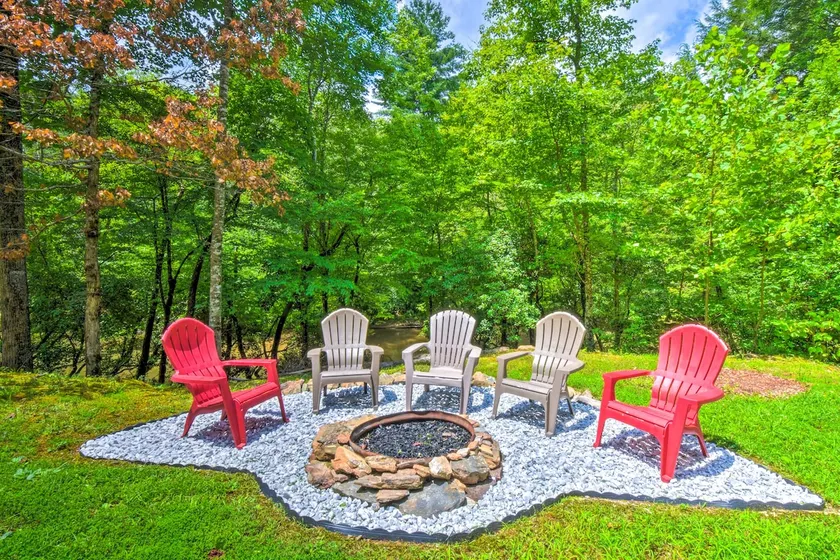 Cozy Riverside Dahlonega Home w/ Kayaks + Fire Pit - Image 1