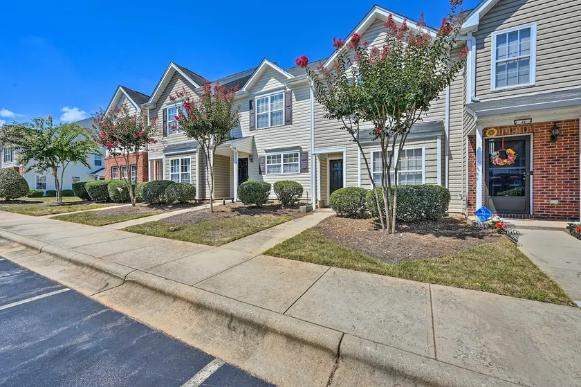 Cozy Greensboro Townhome ~ 7 Mi to UNC Campus - Image 1