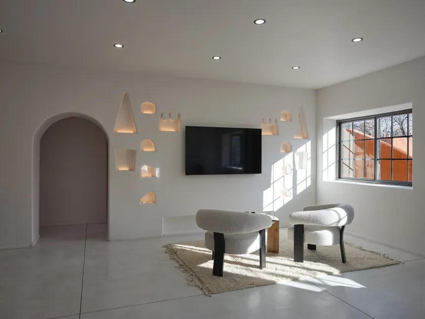 The Nicho House 4BD Ultra Modern Adobe Near Plaza - Image 1