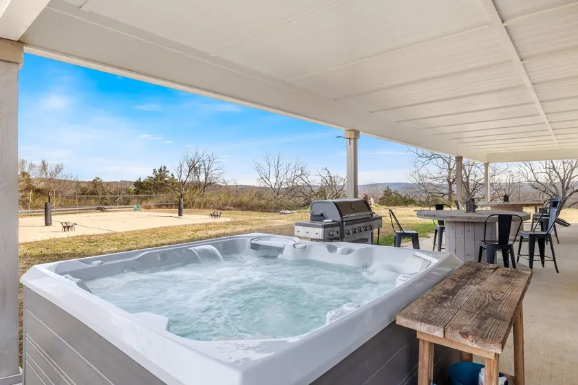 Lookout Lodge-Sand Volleyball-Hot Tub-Movie Room - Image 1