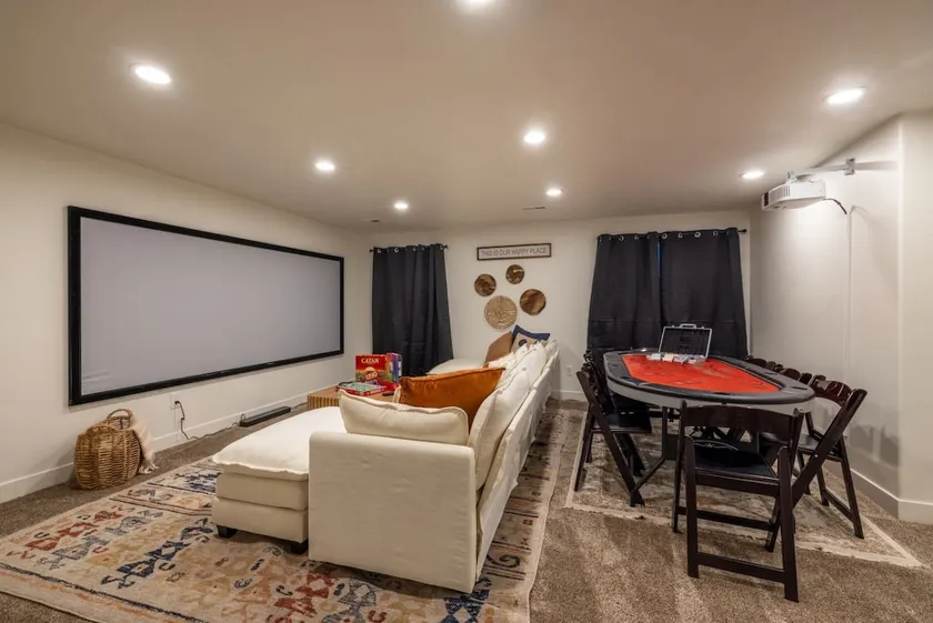 Meeting Place|Hot Tub, Theater, Poker, Sleep 17+ - Image 1