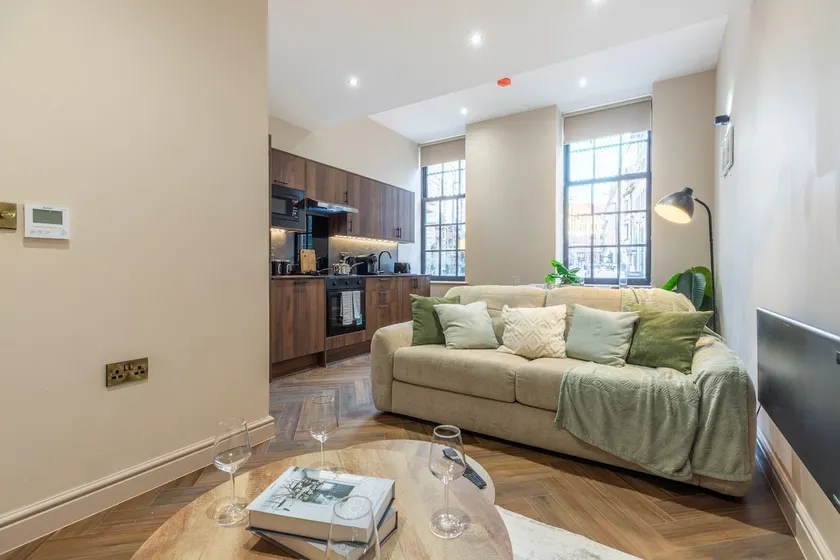 Winter Special| Leeds Studio|Parking |Near station - Image 1