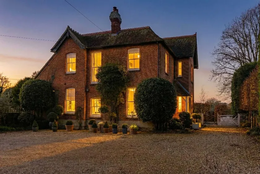 Victorian House Sleeps 14 Pool and Gardens - Image 1