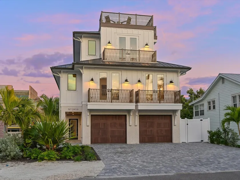 Nirvana Sunset~Across from Beach, Heated Pool/Spa! - Image 1