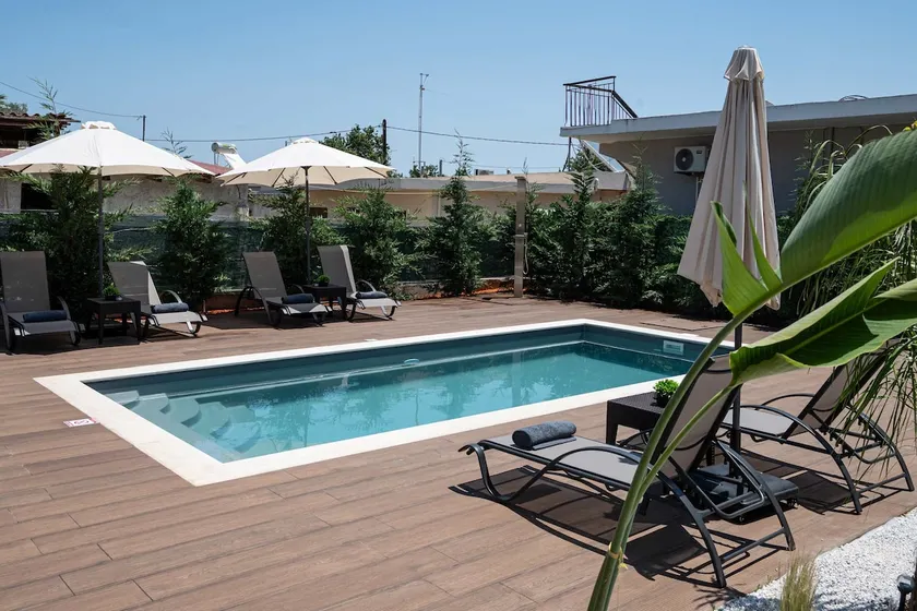 Lumina Apartment with Shared Pool - Image 1