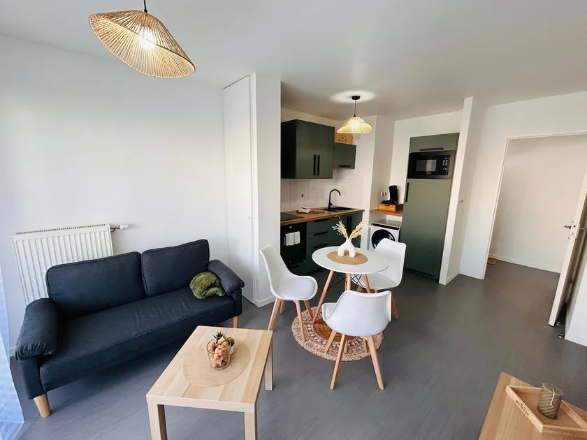 La Suite Bezannes Parking Balcon - Image 1