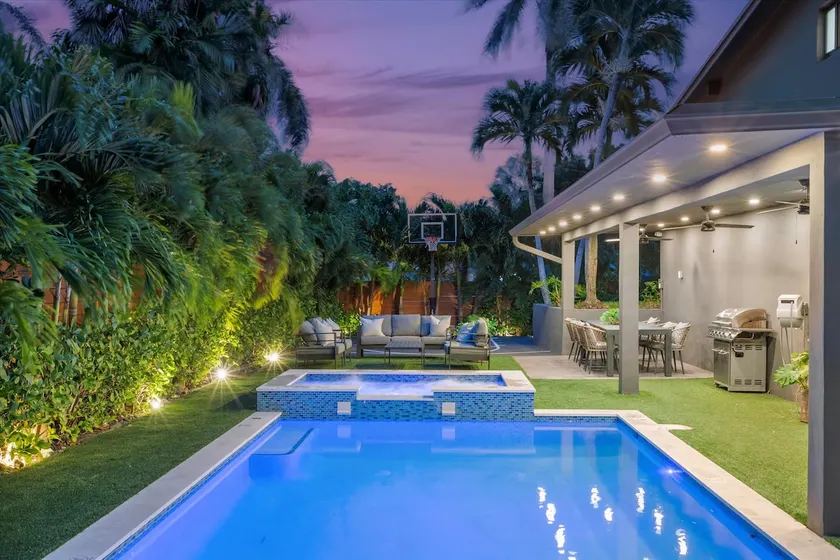 Elegant Tropical Villa | 7BR, Pool & Jacuzzi - Image 1