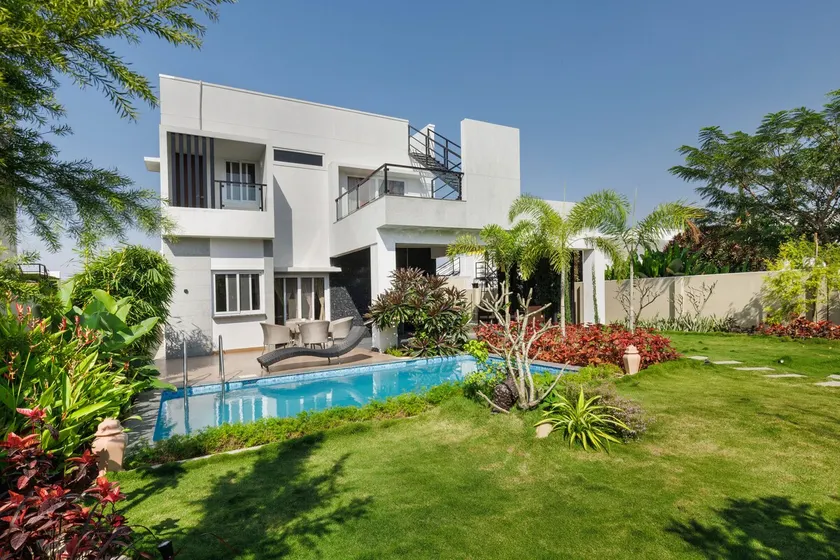 Azure Lumina Villa | 3BHK Private Pool| 30min BLR - Image 1