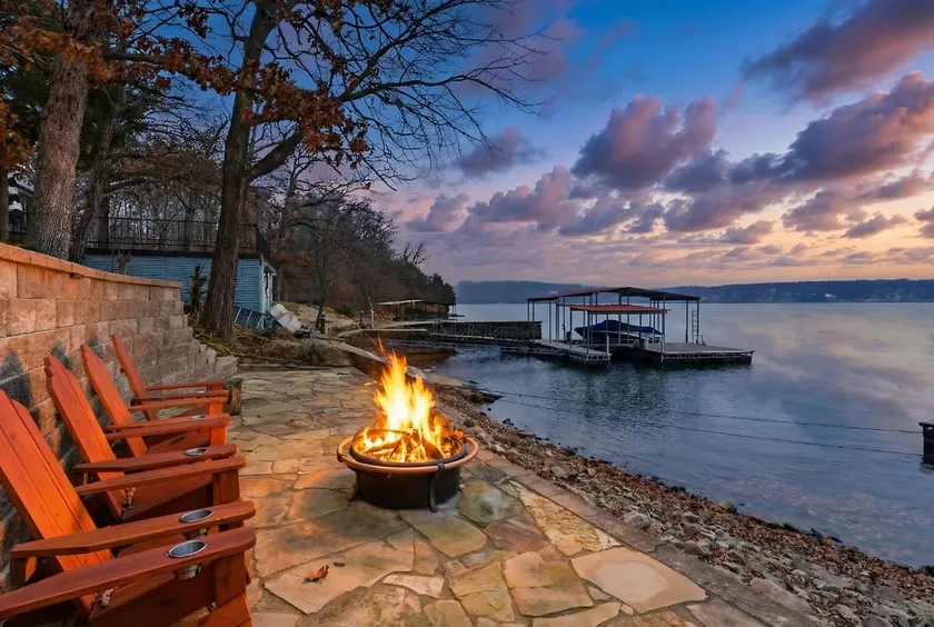 Lakefront Log Cabin with Private Dock, Two Decks & Cozy Comfort at 35mm in Sunrise Beach - Image 1