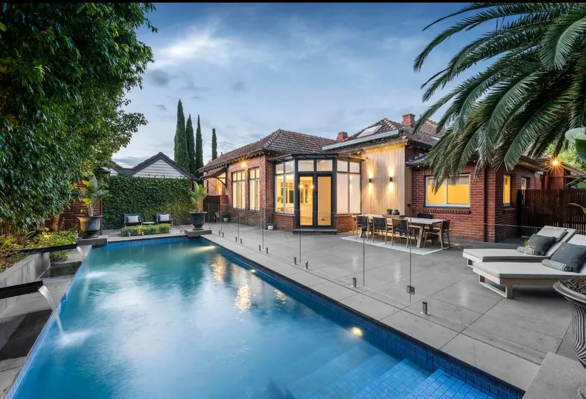Luxury Seaside Estate with Pool & Garden Oasis - Image 1